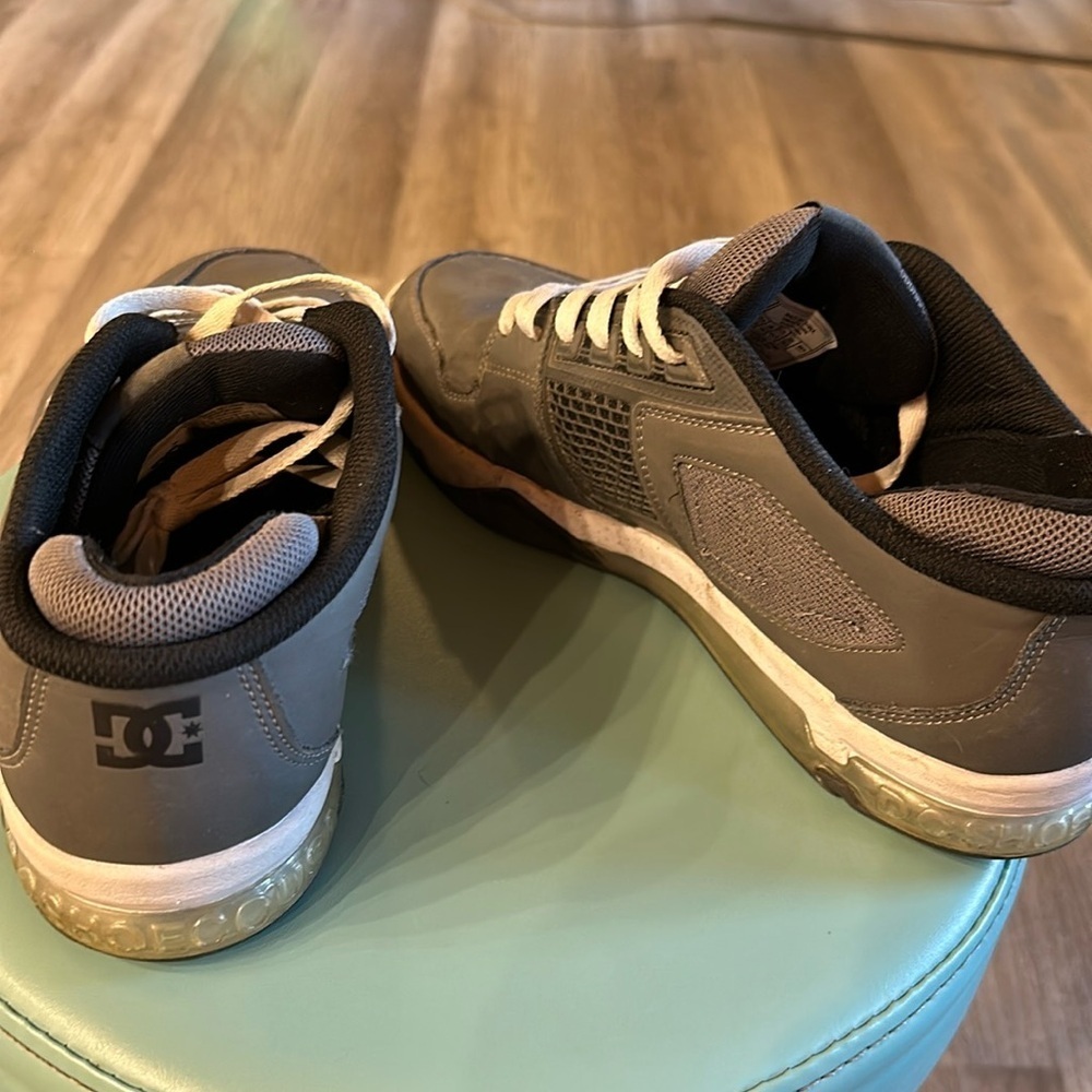 DC men’s Ryan Villopoto skate shoe outdoor sports grey, black, white suede 11.5 - Picture 5 of 14
